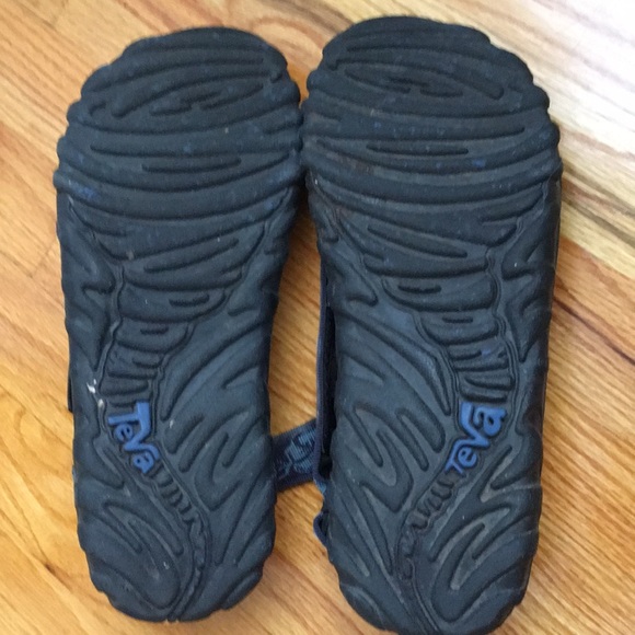 Sz 9 Teva storm sandals. Blue Hawaii print - Picture 2 of 8